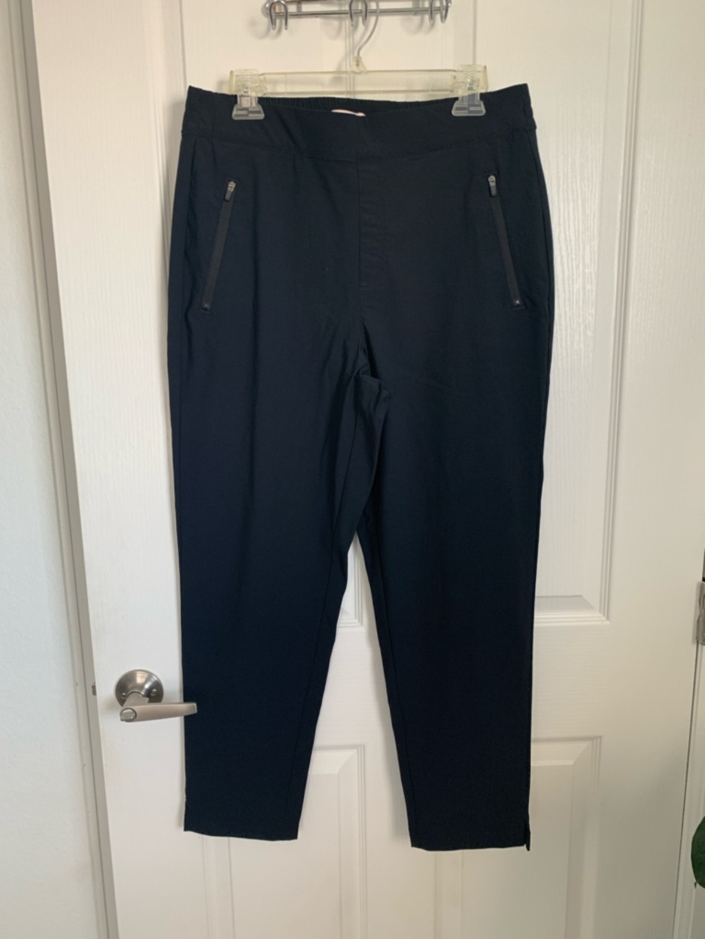# 5/6 Tommy Bahama Women's Black Slim Zip-Pocket Pants, everyday active, size L